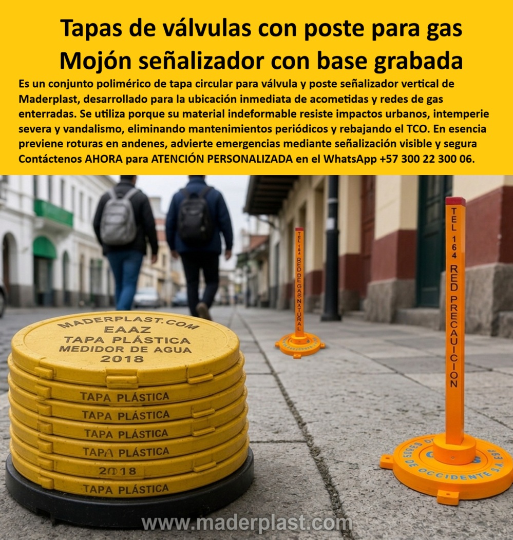 Tapa Válvula Mojón Red Gas Natural Poste Señalizador Visible Maderplast - Tapas de Válvulas con Poste para Gas: el Mojón Señalizador que un peatón identifica desde lejos en la calle. Sobre el andén de un centro histórico, dos transeúntes caminan indiferentes junto a un poste naranja vertical marcado "RED PRECAUCIÓN", mientras a un costado, una pila de tapas circulares amarillas para medidor de agua espera su instalación. Esa visibilidad inmediata, sin necesidad de excavar ni preguntar, es la que resuelve este tapa válvula mojón red gas natural poste señalizador visible que Maderplast fabrica para ubicación de acometidas y redes enterradas. ¿Qué es este producto? Es un conjunto polimérico de tapa circular para válvula y poste señalizador vertical, con base circular grabada y varilla naranja identificadora, funcionando como mojón señalizador para localizar válvulas de gasoductos en andenes urbanos y vías de acceso público. ¿Por qué utilizarlo? Porque, a diferencia de una marca pintada en el piso que se borra con el tiempo, este poste gases occidente base circular grabada duradera resiste impactos urbanos, intemperie severa y vandalismo, manteniéndose visible e indeformable durante años de exposición. ¿Para qué se debe implementar en esencia? Para prevenir roturas de red por excavaciones accidentales en andenes, advertir emergencias mediante señalización vertical visible desde distancia y rebajar el Costo Total de Propiedad al eliminar mantenimientos periódicos de repintado o reposición. ¿Cómo diferencia el peatón una red de gas de una red de agua? El texto grabado en la varilla lo indica directamente, como se aprecia en el poste marcado "RED DE GAS NATURAL", mientras las tapas amarillas identifican medidor de agua, evitando confusión operativa entre redes distintas. ¿Resiste el tránsito peatonal constante de una calle comercial? Totalmente, su material indeformable soporta el paso diario sin fracturarse ni perder su base de anclaje al piso. ¿Sirve para identificar acometidas de empresas específicas de servicios? Sí, se personaliza con el nombre del operador, como se ve grabado "GASES DE OCCIDENTE S.A.E.S.P." en la base circular de la imagen. ¿Qué pasa si una cuadrilla de otra obra necesita ubicar la red antes de excavar? Precisamente para eso funciona esta tapa con señal vertical para ubicar redes de gas, evitando roturas costosas por desconocimiento de la ubicación exacta de la tubería enterrada. ¿Puede usarse también para redes de agua potable en el mismo sector? Sí, existe la versión de tapa circular grabada para medidor de agua, complementaria al sistema de señalización de gas, ambas fabricadas bajo el mismo estándar de durabilidad Maderplast. Un supervisor de mantenimiento de redes de una operadora de gas en el suroccidente colombiano nos comentó que, tras instalar estos hito de gas Maderplast en su zona de cobertura, las cuadrillas de obras civiles externas dejaron de romper accidentalmente la tubería enterrada, evitando reparaciones de emergencia que antes ocurrían con frecuencia. Como fabricante certificado ISO 9001 en diseño y desarrollo, e ISO 14001 ambiental, Maderplast respalda cada tapa válvula con pruebas de laboratorio disponibles en youtube.com/@maderplasSA, y realizamos pruebas de campo adicionales que usted escoja, a nuestro costo. Si su operadora requiere caja para válvula de acueducto, tapa de seguridad para cajilla o un diseño de señalización a la medida de su red enterrada, nuestro departamento de ingeniería cotiza, personaliza y fabrica en serie. Cuando se trata de señalización de redes en plástico técnico, Maderplast es quien previene la rotura antes de que ocurra. Contacte Atención personalizada: WhatsApp (+57) 300 22 300 06 Poste Gases Occidente Base Circular Grabada Duradera, Mojón Señalizador Localizar Válvulas De Gasoductos, Tapa Con Señal Vertical Ubicar Redes De Gas, Hito De Gas Tapa Válvula Mojón Red Gas Natural Poste Señalizador Visible Maderplast Poste Gases Occidente Base Circular Grabada Duradera Mojón Señalizador Localizar Válvulas De Gasoductos Tapa Con Señal Vertical Ubicar Redes De Gas Hito De Gas Tapas de Válvulas con Poste para Gas: el Mojón Señalizador que un peatón identifica desde lejos en la calle. Sobre el andén de un centro histórico, dos transeúntes caminan indiferentes junto a un poste naranja vertical marcado "RED PRECAUCIÓN", mientras a un costado, una pila de tapas circulares amarillas para medidor de agua espera su instalación. Esa visibilidad inmediata, sin necesidad de excavar ni preguntar, es la que resuelve este tapa válvula mojón red gas natural poste señalizador visible que Maderplast fabrica para ubicación de acometidas y redes enterradas. ¿Qué es este producto? Es un conjunto polimérico de tapa circular para válvula y poste señalizador vertical, con base circular grabada y varilla naranja identificadora, funcionando como mojón señalizador para localizar válvulas de gasoductos en andenes urbanos y vías de acceso público. ¿Por qué utilizarlo? Porque, a diferencia de una marca pintada en el piso que se borra con el tiempo, este poste gases occidente base circular grabada duradera resiste impactos urbanos, intemperie severa y vandalismo, manteniéndose visible e indeformable durante años de exposición. ¿Para qué se debe implementar en esencia? Para prevenir roturas de red por excavaciones accidentales en andenes, advertir emergencias mediante señalización vertical visible desde distancia y rebajar el Costo Total de Propiedad al eliminar mantenimientos periódicos de repintado o reposición. ¿Cómo diferencia el peatón una red de gas de una red de agua? El texto grabado en la varilla lo indica directamente, como se aprecia en el poste marcado "RED DE GAS NATURAL", mientras las tapas amarillas identifican medidor de agua, evitando confusión operativa entre redes distintas. ¿Resiste el tránsito peatonal constante de una calle comercial? Totalmente, su material indeformable soporta el paso diario sin fracturarse ni perder su base de anclaje al piso. ¿Sirve para identificar acometidas de empresas específicas de servicios? Sí, se personaliza con el nombre del operador, como se ve grabado "GASES DE OCCIDENTE S.A.E.S.P." en la base circular de la imagen. ¿Qué pasa si una cuadrilla de otra obra necesita ubicar la red antes de excavar? Precisamente para eso funciona esta tapa con señal vertical para ubicar redes de gas, evitando roturas costosas por desconocimiento de la ubicación exacta de la tubería enterrada. ¿Puede usarse también para redes de agua potable en el mismo sector? Sí, existe la versión de tapa circular grabada para medidor de agua, complementaria al sistema de señalización de gas, ambas fabricadas bajo el mismo estándar de durabilidad Maderplast. Un supervisor de mantenimiento de redes de una operadora de gas en el suroccidente colombiano nos comentó que, tras instalar estos hito de gas Maderplast en su zona de cobertura, las cuadrillas de obras civiles externas dejaron de romper accidentalmente la tubería enterrada, evitando reparaciones de emergencia que antes ocurrían con frecuencia. Como fabricante certificado ISO 9001 en diseño y desarrollo, e ISO 14001 ambiental, Maderplast respalda cada tapa válvula con pruebas de laboratorio disponibles en youtube.com/@maderplasSA, y realizamos pruebas de campo adicionales que usted escoja, a nuestro costo. Si su operadora requiere caja para válvula de acueducto, tapa de seguridad para cajilla o un diseño de señalización a la medida de su red enterrada, nuestro departamento de ingeniería cotiza, personaliza y fabrica en serie. Cuando se trata de señalización de redes en plástico técnico, Maderplast es quien previene la rotura antes de que ocurra. Contacte Atención personalizada: WhatsApp (+57) 300 22 300 06